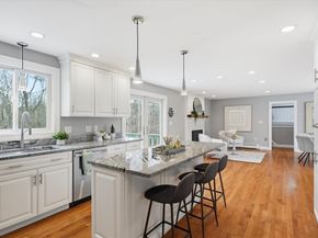 11 Alison Way, Andover MA 01810