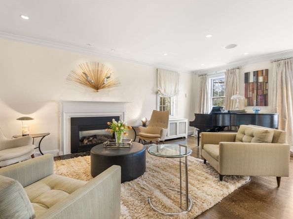 140 Dudley St, Brookline MA 02445