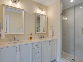 29 Southfield Ln 29, Sherborn MA 01770