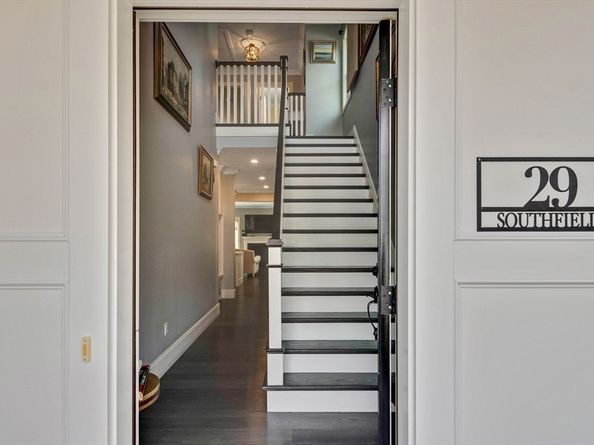 29 Southfield Ln 29, Sherborn MA 01770