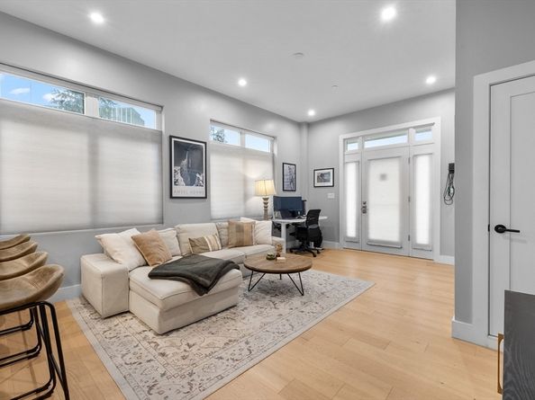 60 Cross St E 110, Somerville MA 02145