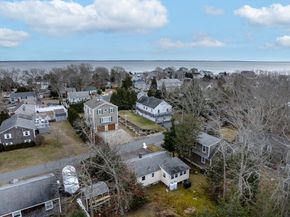 7 Cedar St, Mattapoisett MA 02739