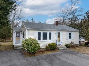 7 Cedar St, Mattapoisett MA 02739