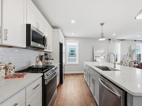 18-20 Crestway Rd 5, Boston MA 02128