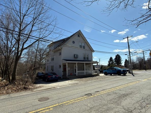 328 Brooks St, Worcester MA 01606