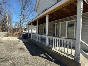 328 Brooks St, Worcester MA 01606