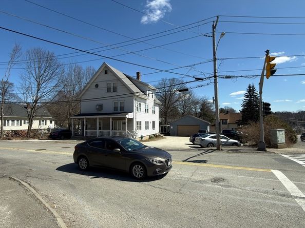 328 Brooks St, Worcester MA 01606