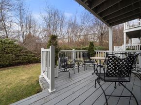 33 Breakwater Dr 33, Chelsea MA 02150