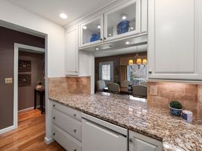 33 Breakwater Dr 33, Chelsea MA 02150
