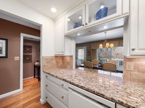 33 Breakwater Dr 33, Chelsea MA 02150