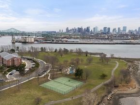33 Breakwater Dr 33, Chelsea MA 02150