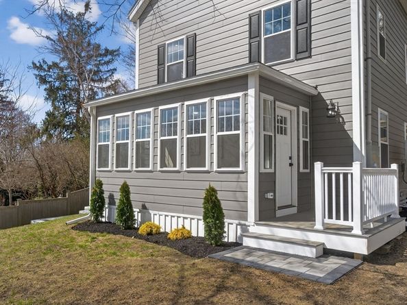 10 Johnson Street, Newburyport MA 01950