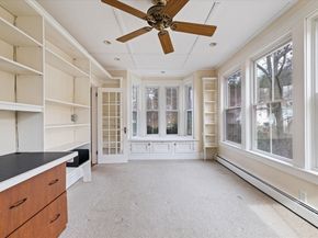 14 Maple Street, Sturbridge MA 01566