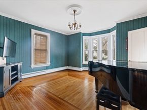14 Maple Street, Sturbridge MA 01566