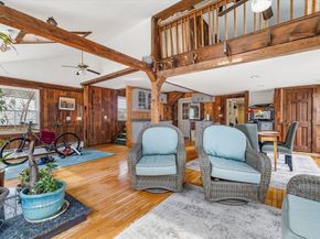 14 Maple Street, Sturbridge MA 01566