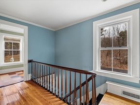 14 Maple Street, Sturbridge MA 01566