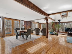 14 Maple Street, Sturbridge MA 01566