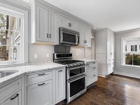 14 Maple Street, Sturbridge MA 01566