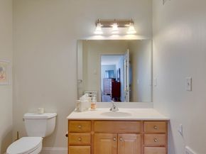 2311 Briarwood Vlg 2311, Clinton MA 01510