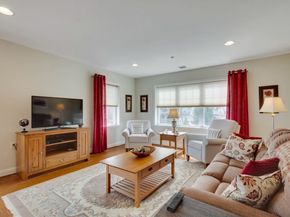 2311 Briarwood Vlg 2311, Clinton MA 01510