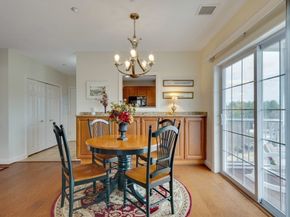 2311 Briarwood Vlg 2311, Clinton MA 01510