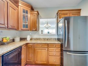 2311 Briarwood Vlg 2311, Clinton MA 01510