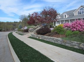 2311 Briarwood Vlg 2311, Clinton MA 01510