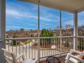 2311 Briarwood Vlg 2311, Clinton MA 01510