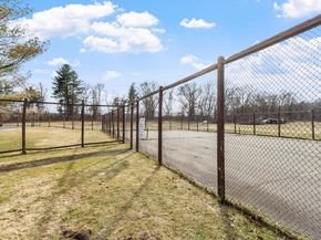 132 Wellman Avenue 132, Chelmsford MA 01863