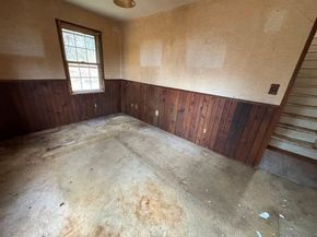 775 Dennison Dr, Southbridge MA 01550