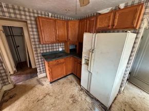 775 Dennison Dr, Southbridge MA 01550