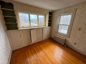 775 Dennison Dr, Southbridge MA 01550