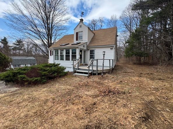 775 Dennison Dr, Southbridge MA 01550