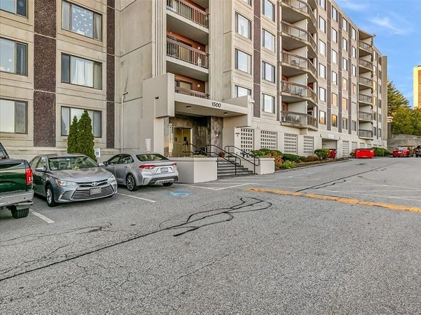 1500 Worcester Rd 221, Framingham MA 01702