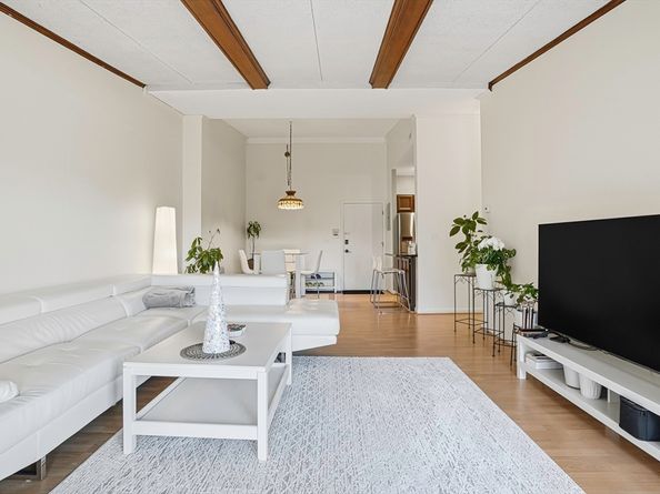 57 Broadlawn Park 4B, Boston MA 02467