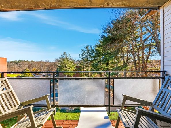 57 Broadlawn Park 4B, Boston MA 02467