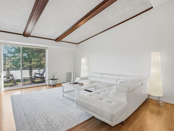 57 Broadlawn Park 4B, Boston MA 02467