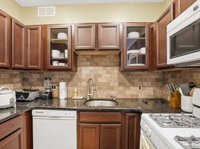 57 Broadlawn Park 4B, Boston MA 02467