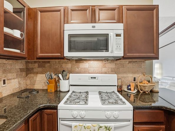 57 Broadlawn Park 4B, Boston MA 02467