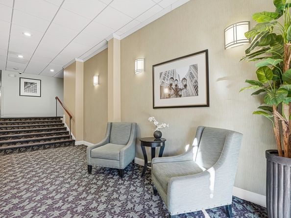 57 Broadlawn Park 4B, Boston MA 02467
