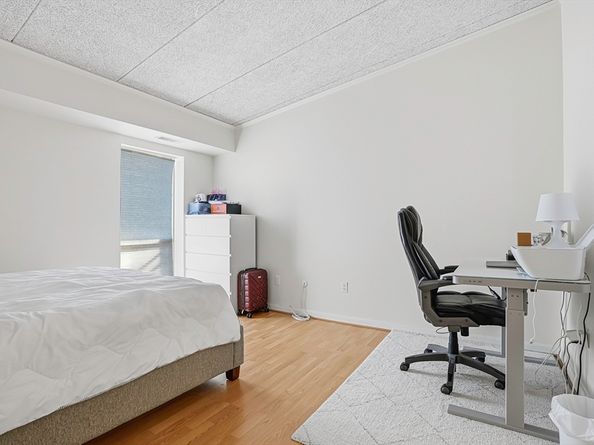 57 Broadlawn Park 4B, Boston MA 02467