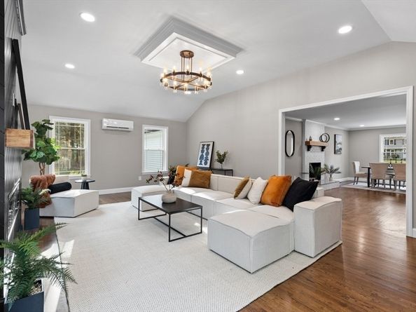 12 Brookside Ln, Norfolk MA 02056