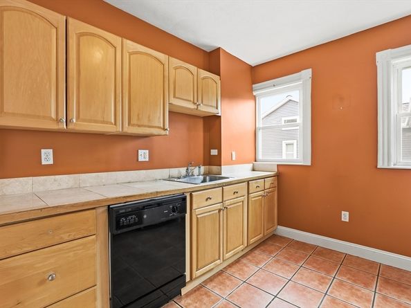 9 Atlantic St 2, Winthrop MA 02152