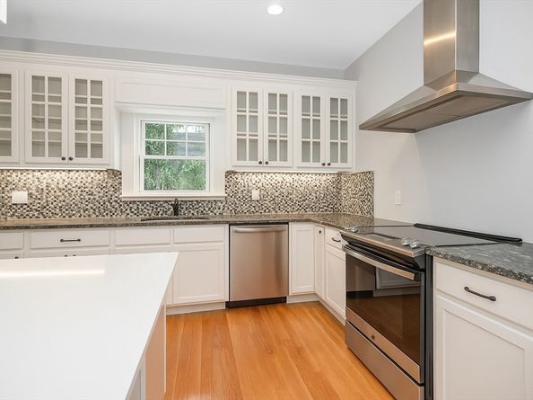 6 Edgehill Rd, Billerica MA 01862