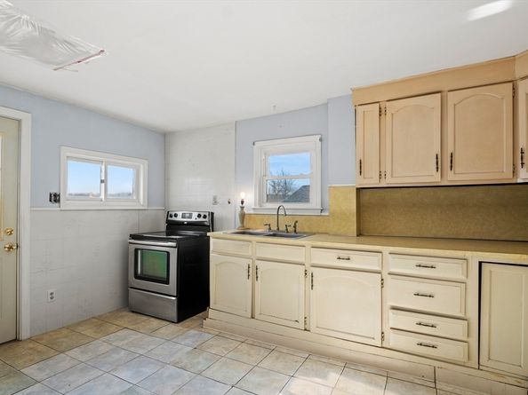 24 Lincoln Street, Millville MA 01529