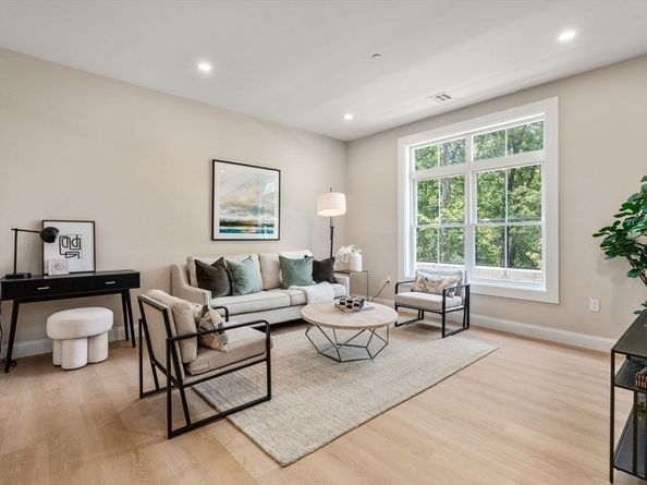 7 Cross St U205, Wilmington MA 01887