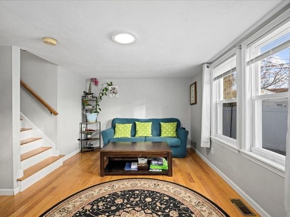 65 Edgewater Avenue, Shrewsbury MA 01545