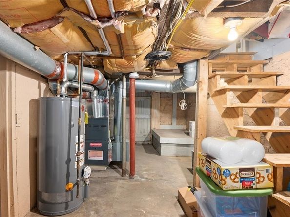 65 Edgewater Avenue, Shrewsbury MA 01545