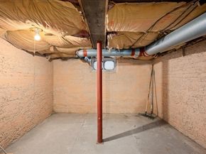 65 Edgewater Avenue, Shrewsbury MA 01545