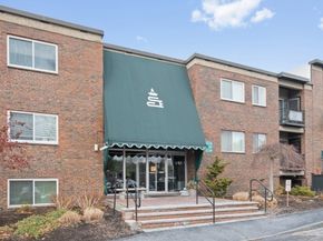 1202 Greendale Avenue 124, Needham MA 02492